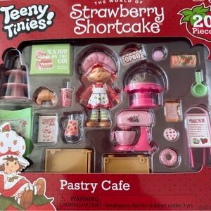 Strawberry Shortcake Pastry Cafe Playset - Pink